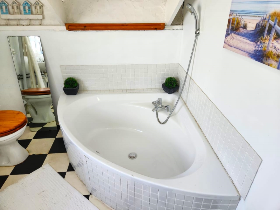 4 Bedroom Property for Sale in Kleinmond Western Cape